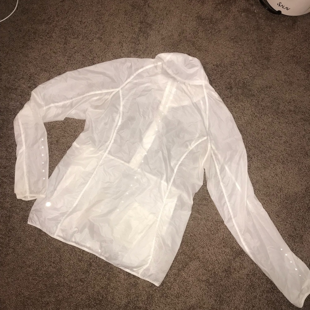 LULULEMON WINDBREAKER